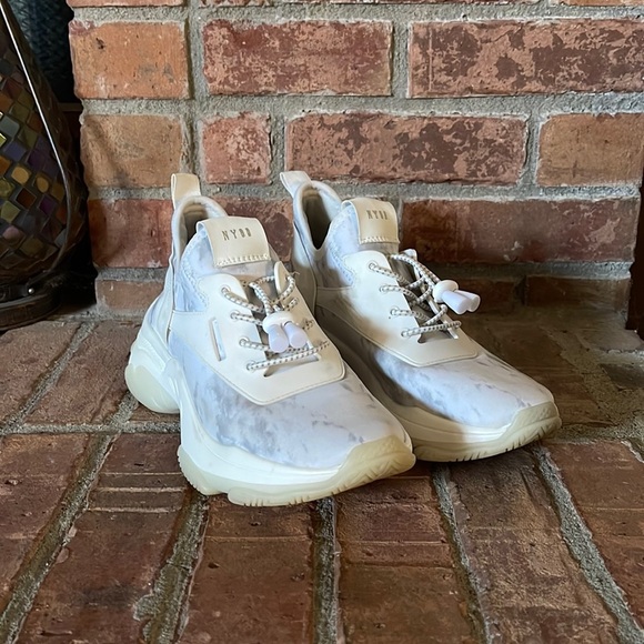 Steve Madden Myles White Gray Marble Sneakers - Picture 1 of 8